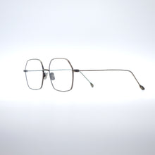 Lade das Bild in den Galerie-Viewer, Jung
