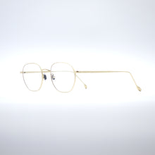 Lade das Bild in den Galerie-Viewer, Larkin
